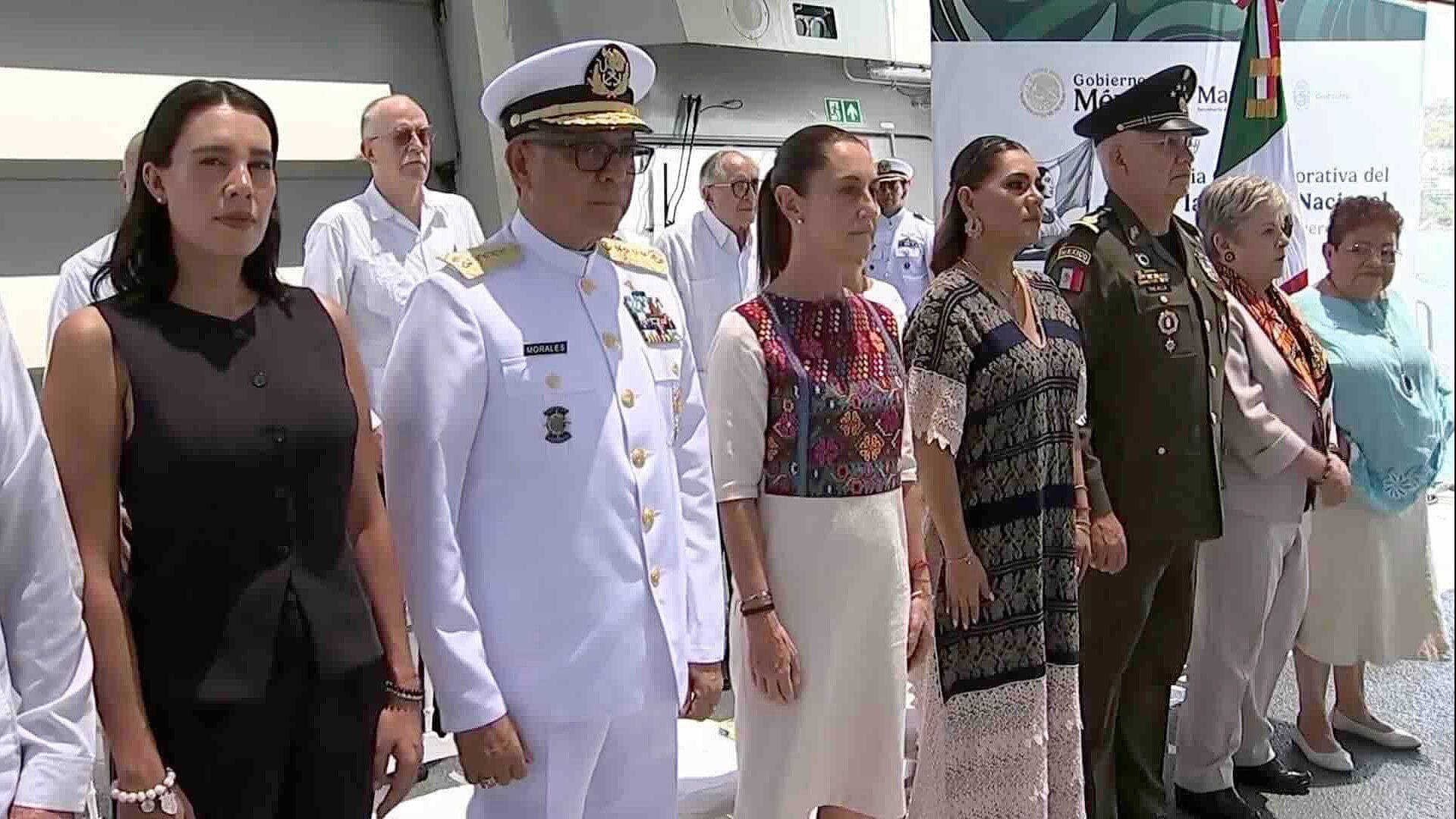 Foto | Sheinbaum Honra a Marinos y Reconoce Labor de la Armada en Acapulco por su Día