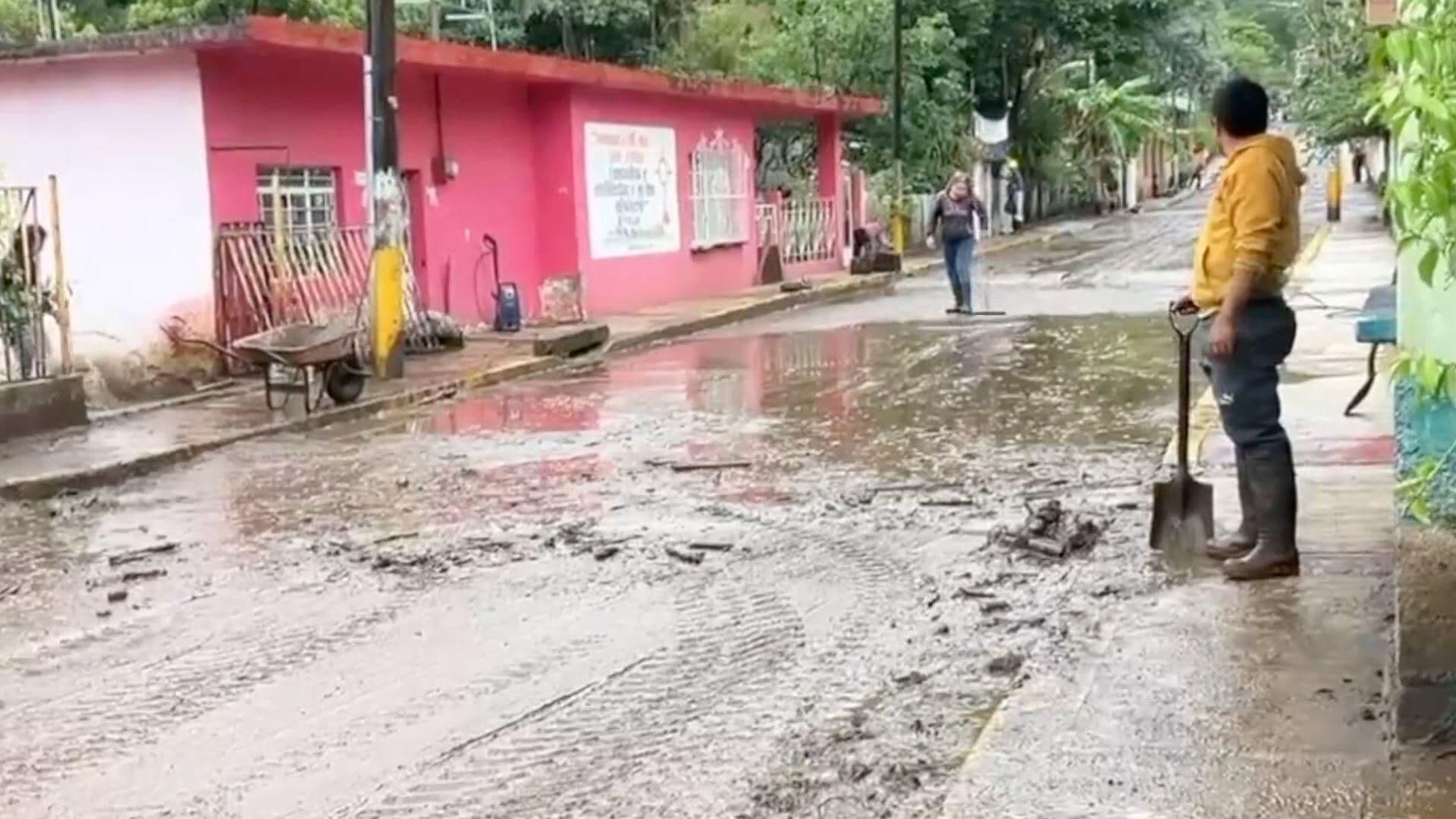Barrancada Afecta a 600 Viviendas en Huiloapan tras Tormenta Tropical Chris