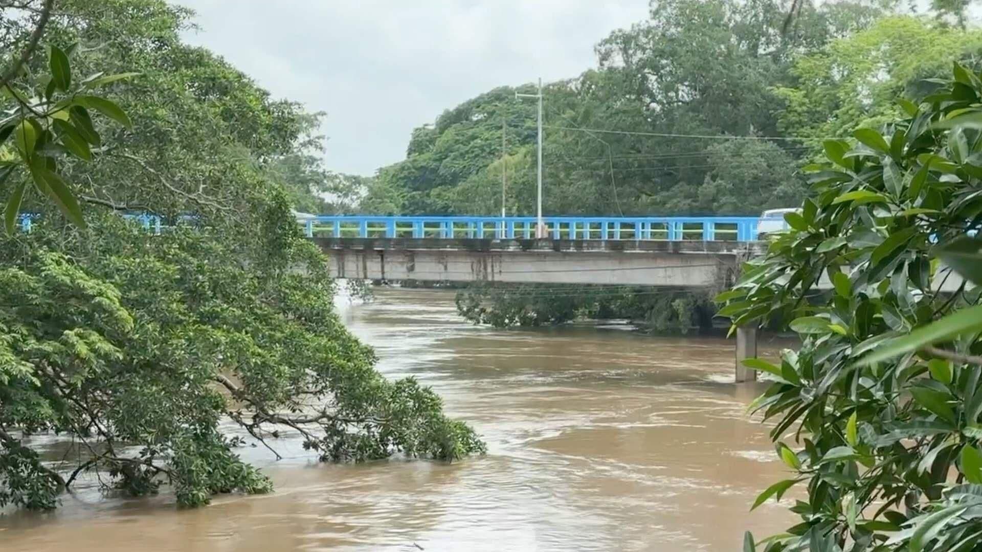 Activan Albergues en Jamapa por Desbordamiento de Río