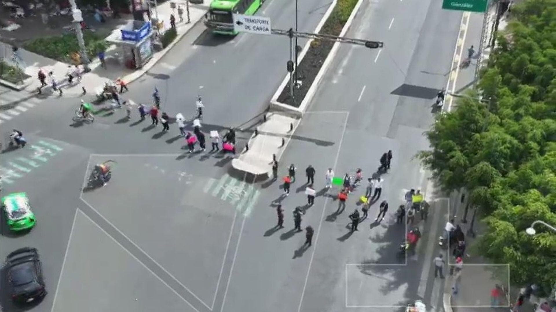¡Evita la Zona! Comerciantes Bloquean Av. Chapultepec y Cuauhtémoc en CDMX