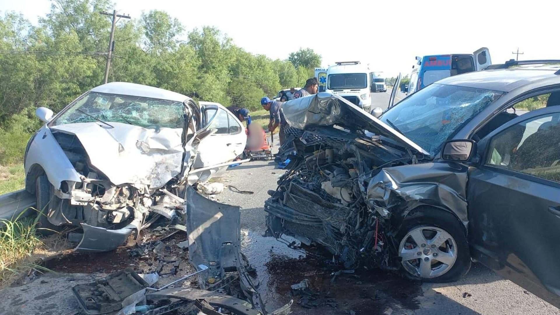 Accidente de Carretera Deja Dos Muertos y Cuatro Heridos en General Bravo, Nuevo León