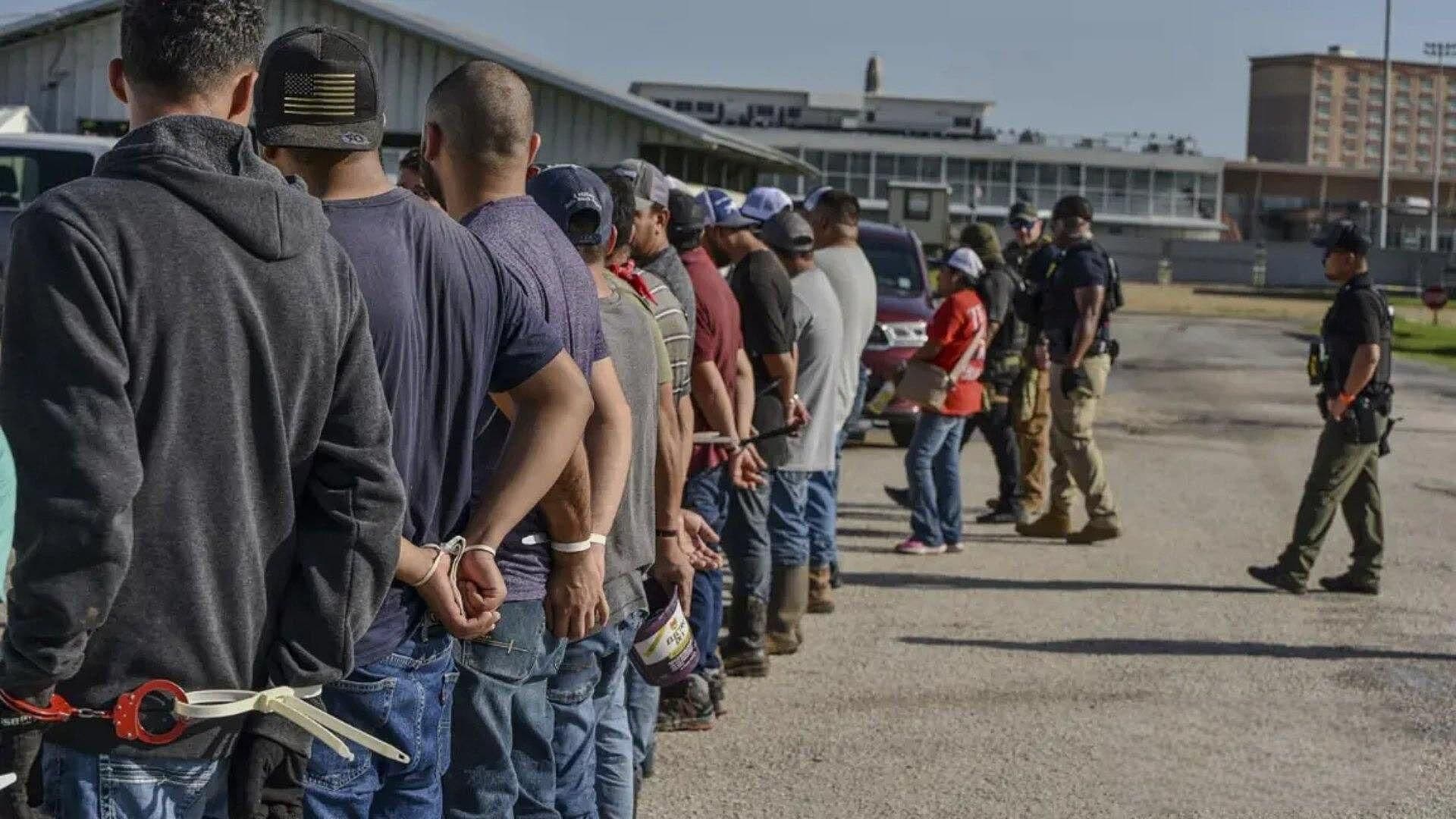 Redada en Hipódromo de Luisiana Deja Más de 80 Migrantes Arrestados