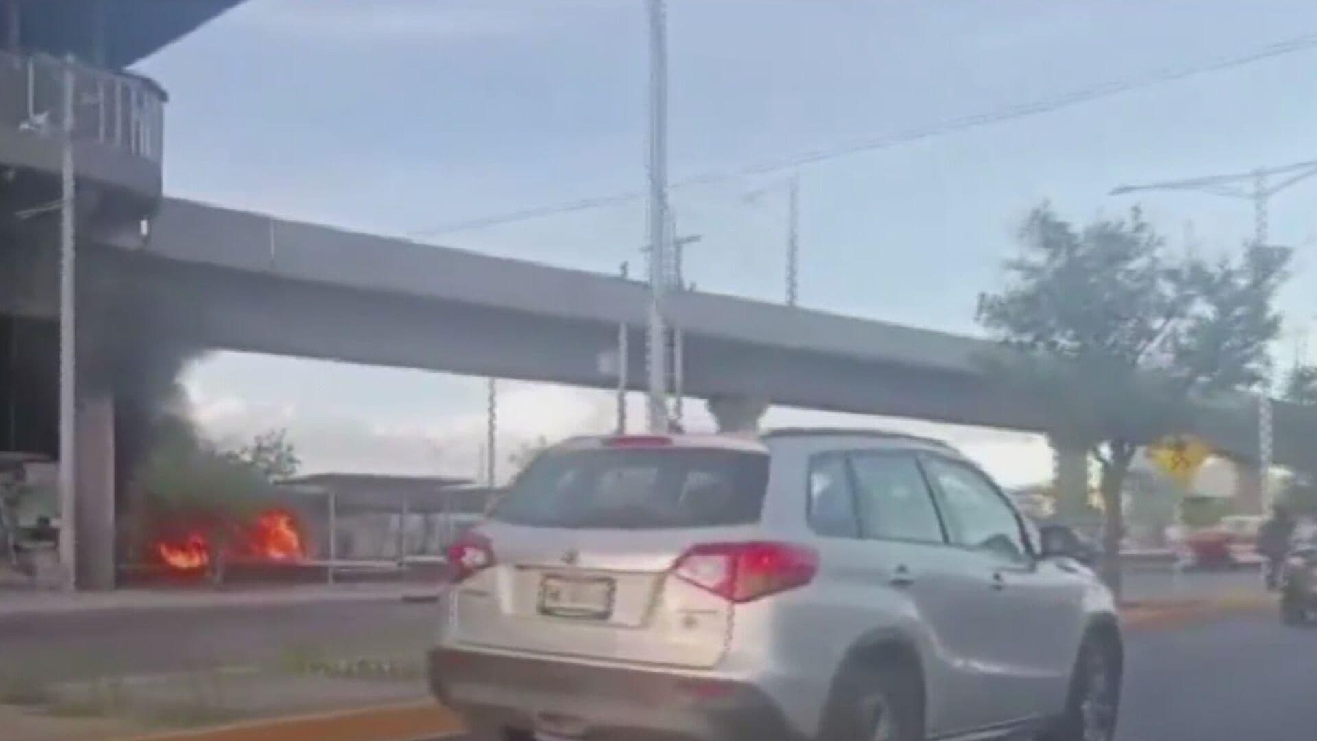 Alerta Incendio de Vehículos en Estación del Metro Eloy Cavazos, en Guadalupe, NL