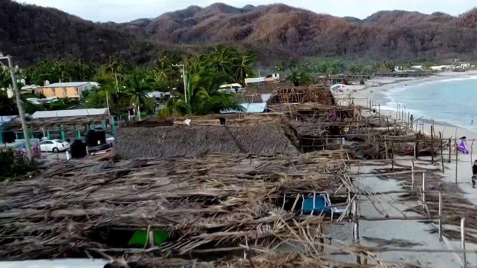 Beatriz Causa Daños en Viviendas de Municipios de Lázaro Cárdenas y Aquila