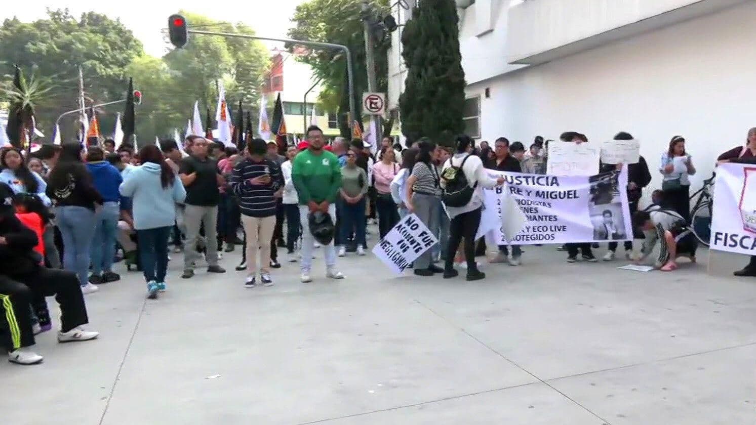 Protestan Frente a la Fiscalía de CDMX por la Muerte de Fotoperiodistas en Parque Bicentenario