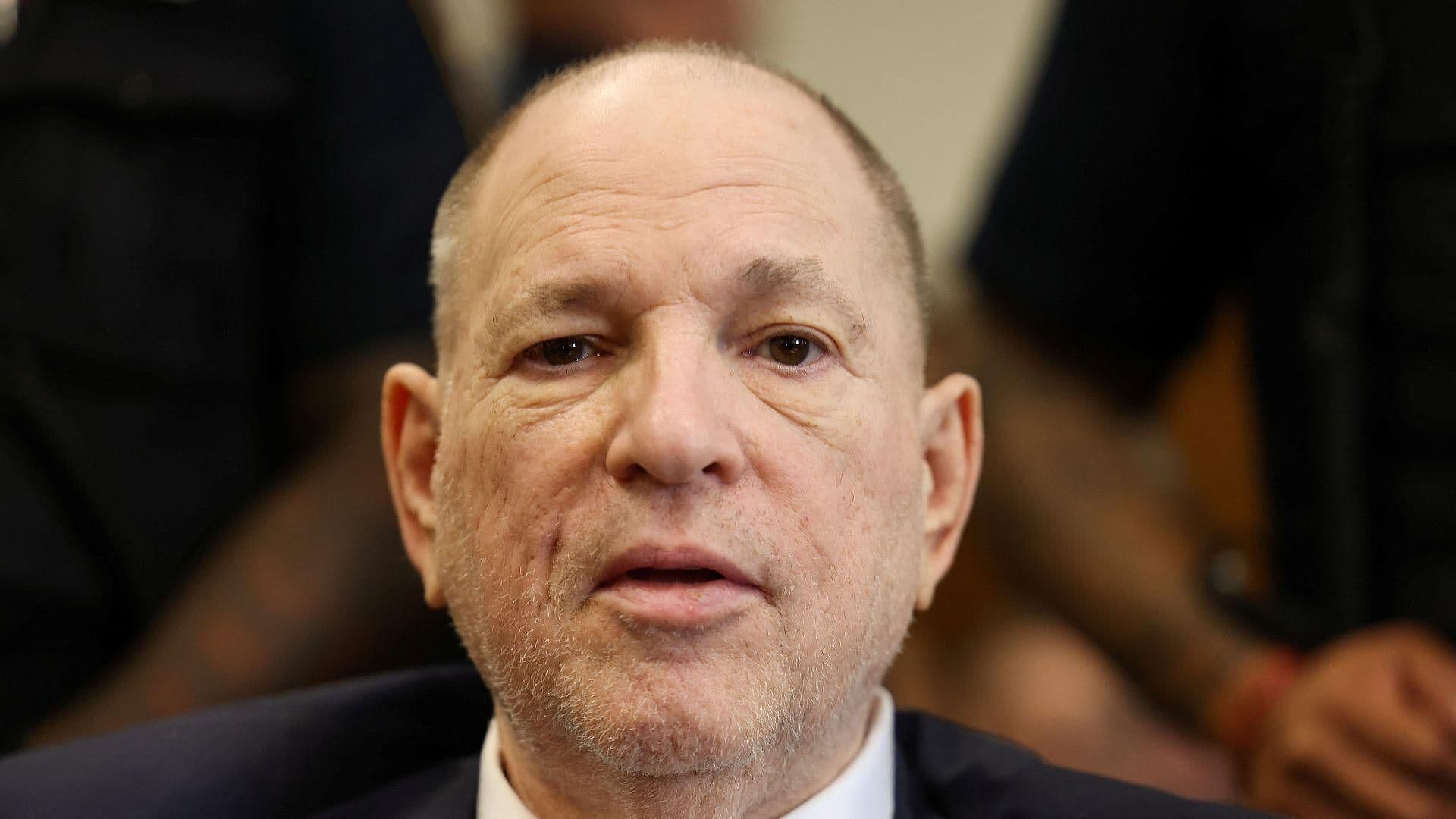 Harvey Weinstein es Hospitalizado por COVID-19 y Neumonía Doble