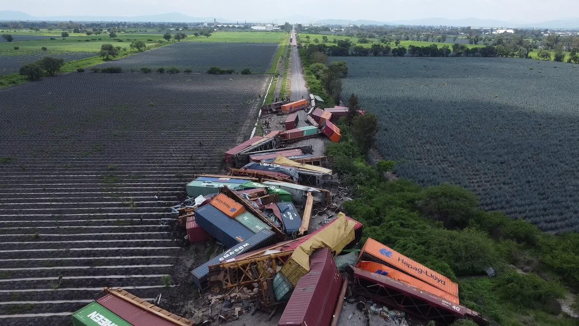 Descarrila Tren en La Barca; Más de 30 Vagones Quedaron Fuera de las Vías
