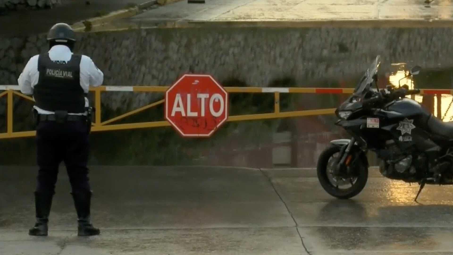 Cierran Desnivel en Gardenias y Francisco Villa por Acumulamiento de Agua