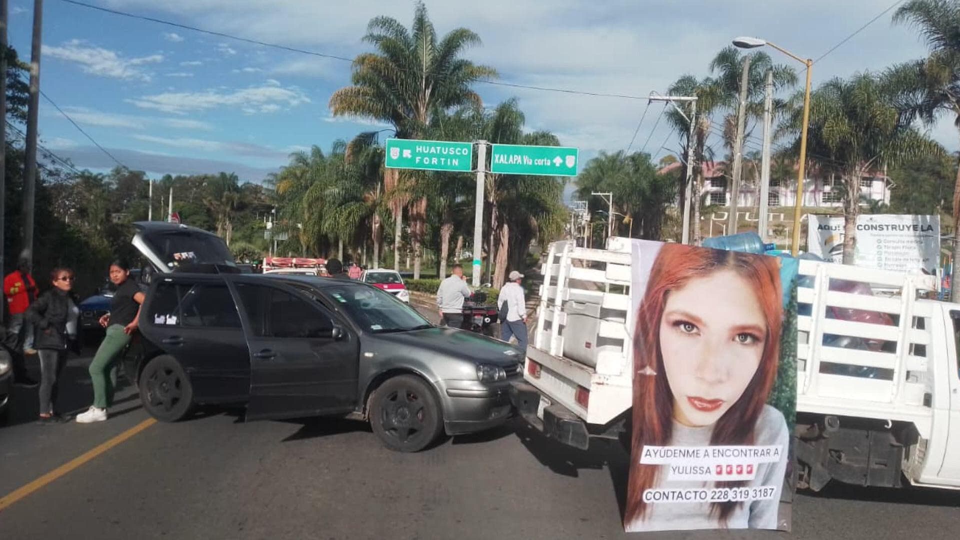 Realizan Bloqueo en la Carretera Xalapa-Totutla por Desaparición de la Menor Yulissa Sanchez