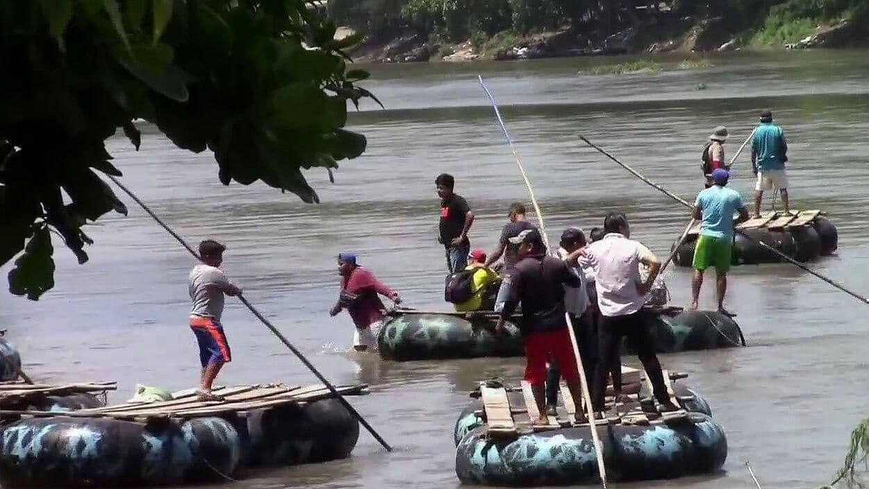 Migrantes Acampan En Orillas del Río Suchiate