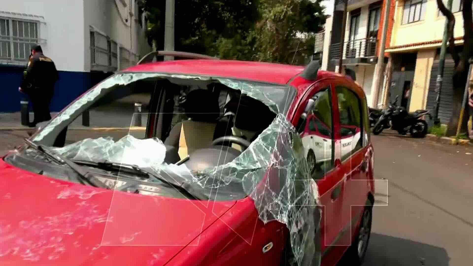Choque Entre Dos Vehículos Termina en Volcadura con Dos Mujeres Lesionadas en Portales, CDMX