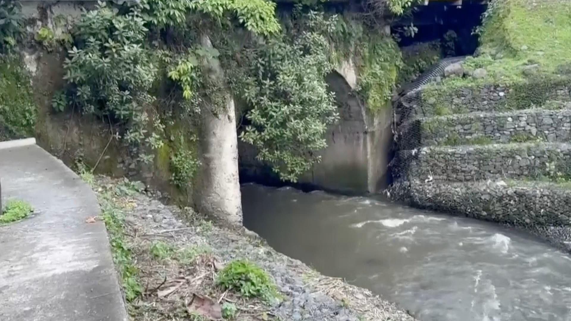 Hallan Flotando Cuerpo de un Hombre en Aguas del Río Orizaba