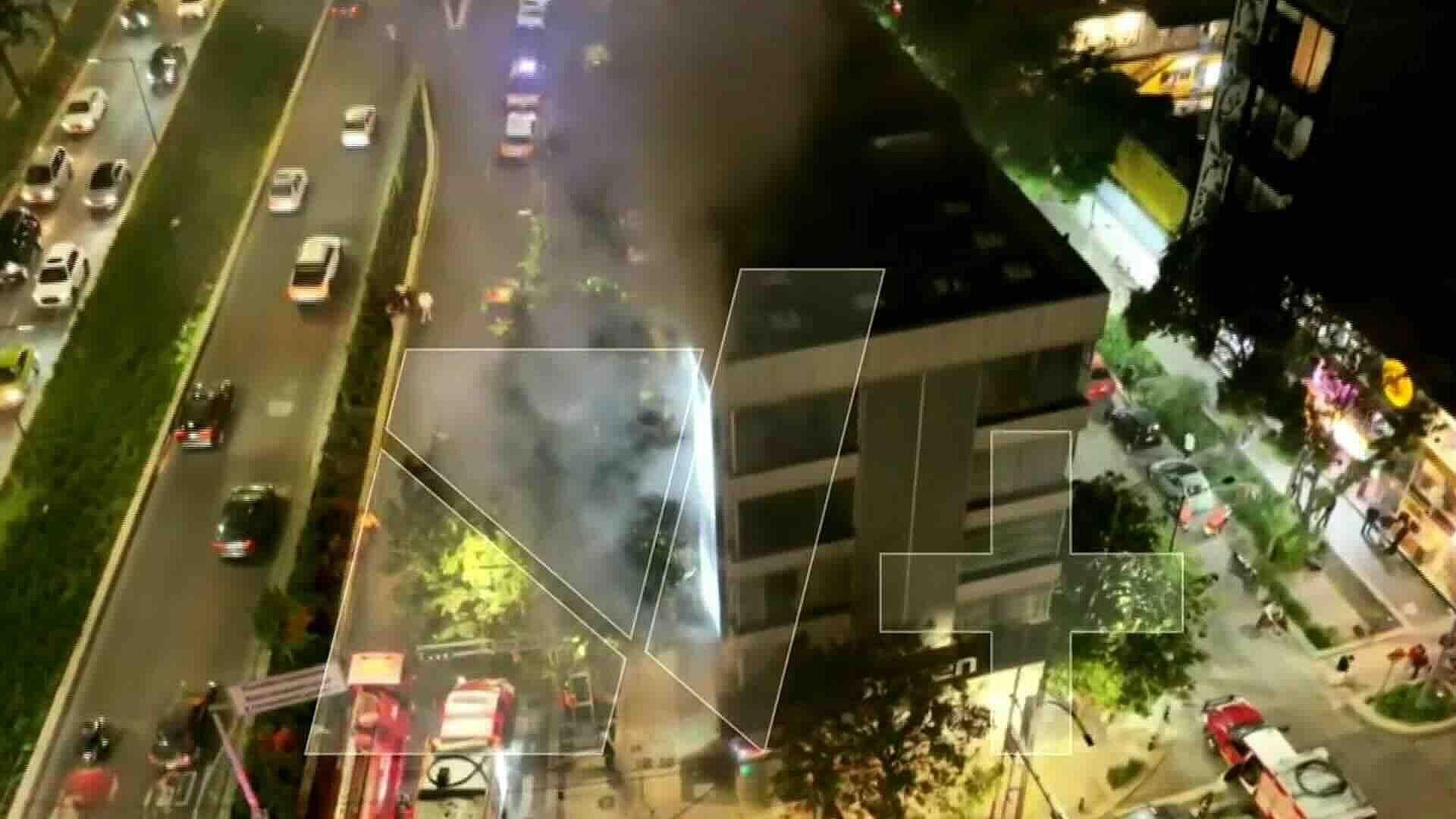 Incendio en Tienda de Electrónicos en Colonia Juárez; Bomberos Controlan la Situación