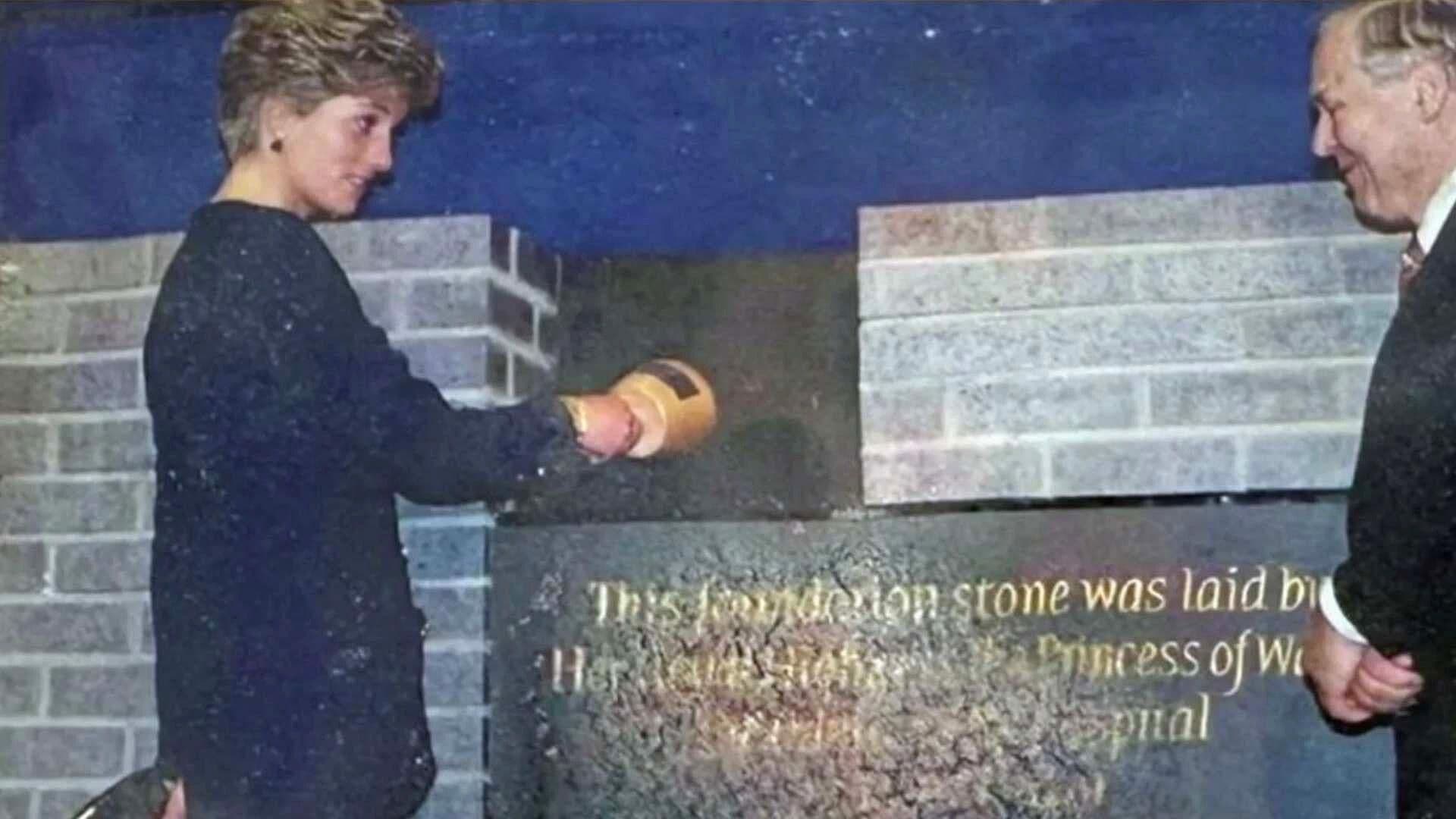 Abren Cápsula del Tiempo de Lady Di: Esto es lo que Había Dentro