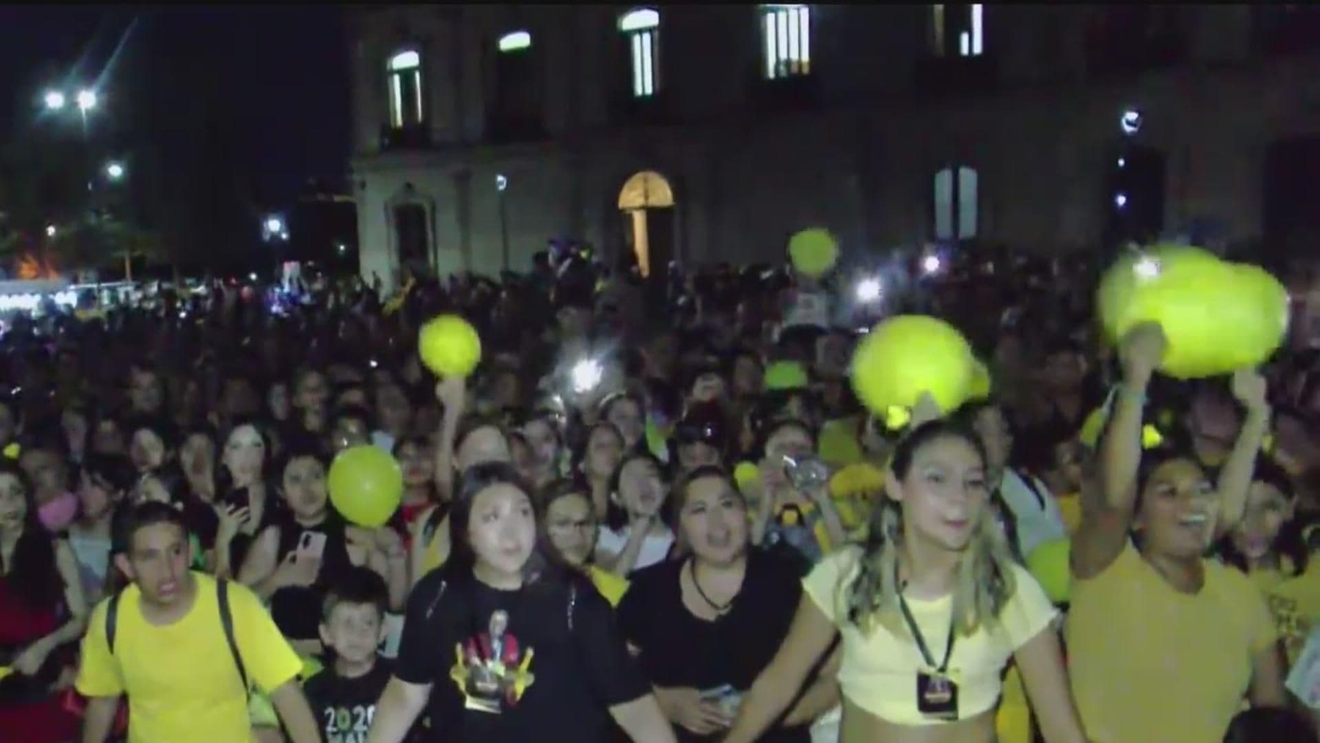Organizan Gallinazo Masivo en La Macroplaza en Apoyo a Mario Bezares