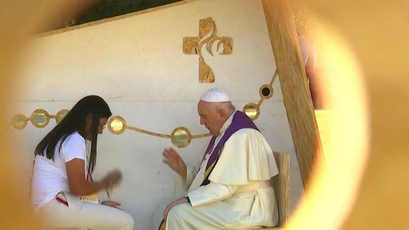 Papa Francisco Convivió y Confesó a Jóvenes en Lisboa