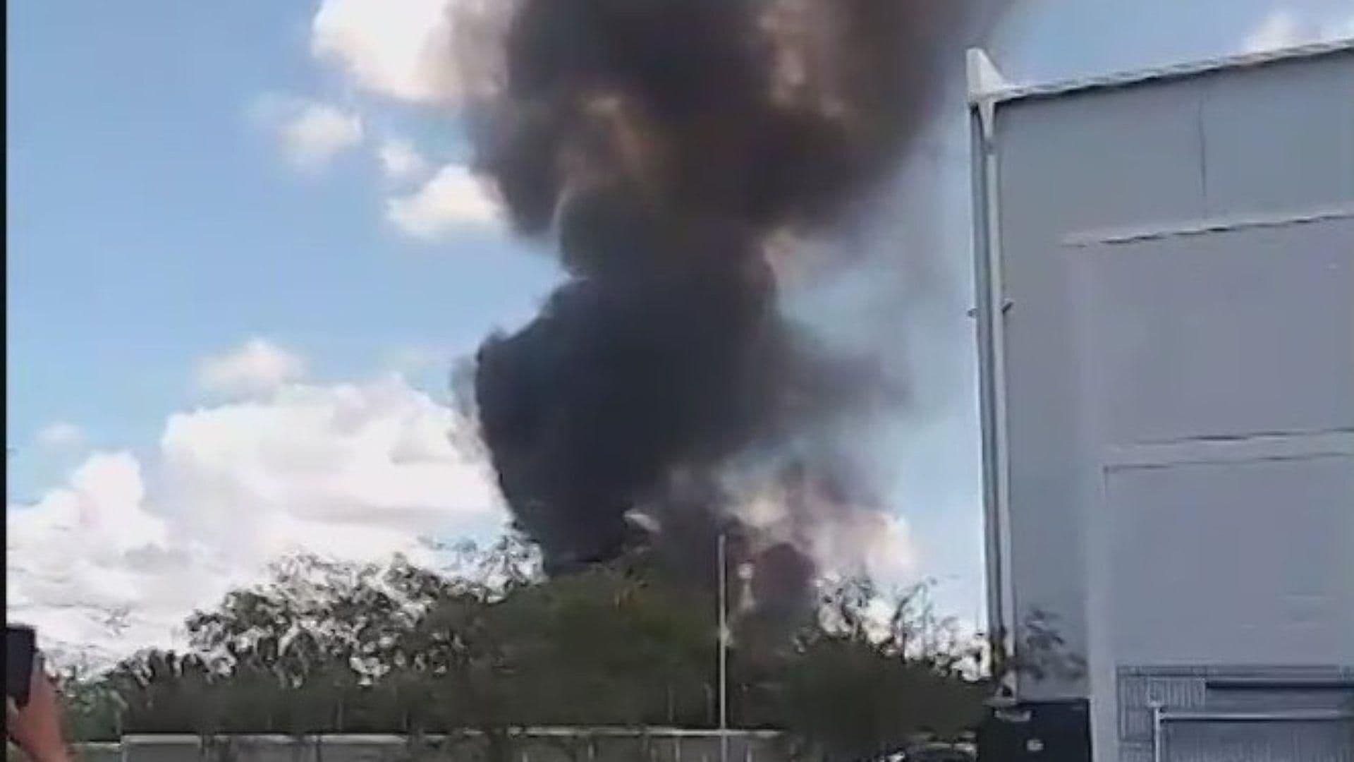 Chocan y se Incendian Pipa y Tráiler en Anillo Periférico en Apodaca, Nuevo León