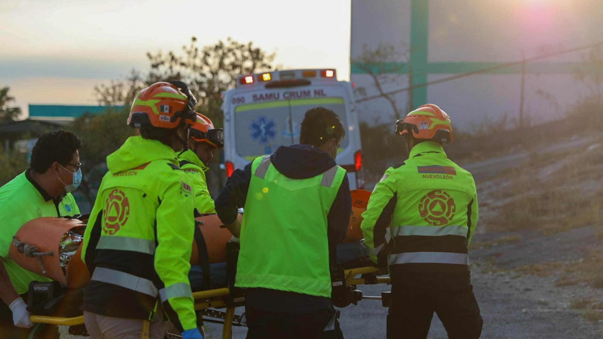 Rescatan a Joven Lesionada en el Cerro de las Mitras en Monterrey