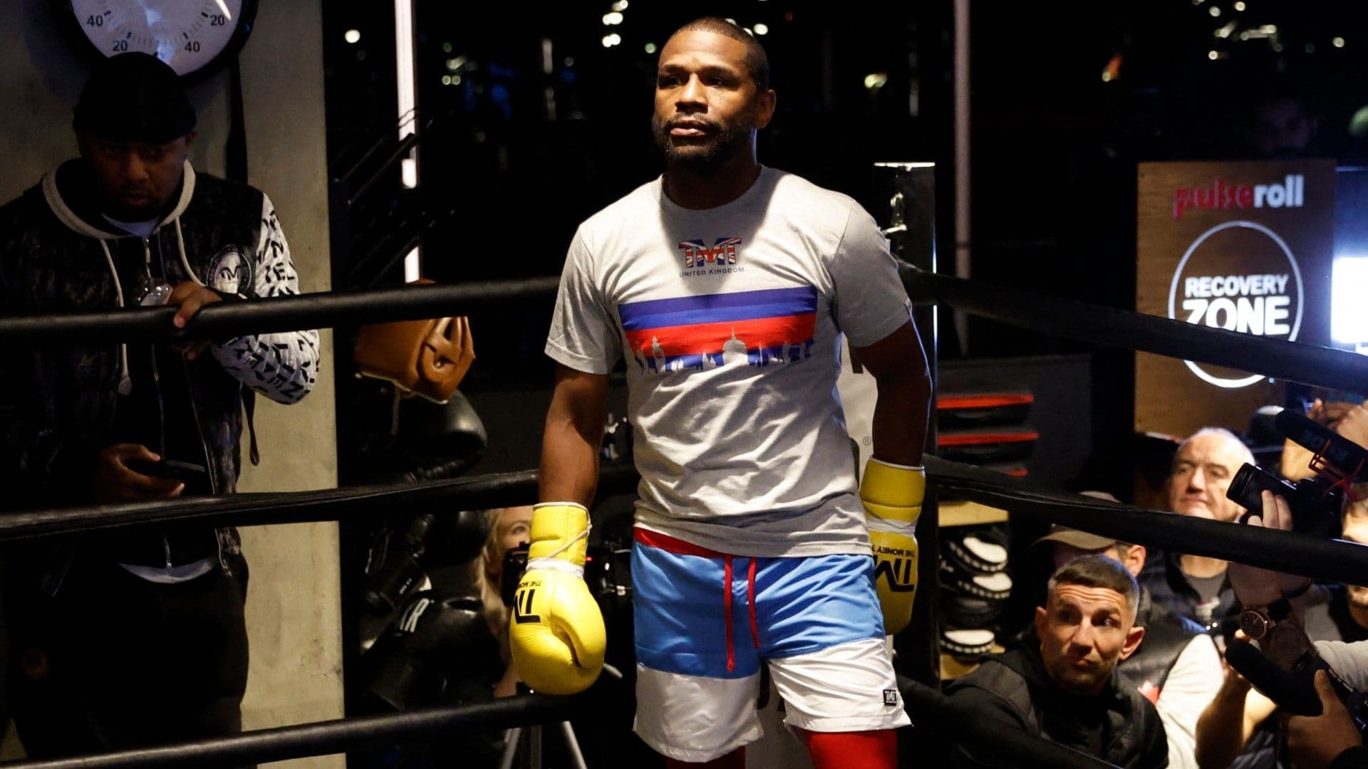 Floyd Mayweather Anuncia su Regreso al Boxeo, luego de Pelea de Exhibición con Mike Tyson