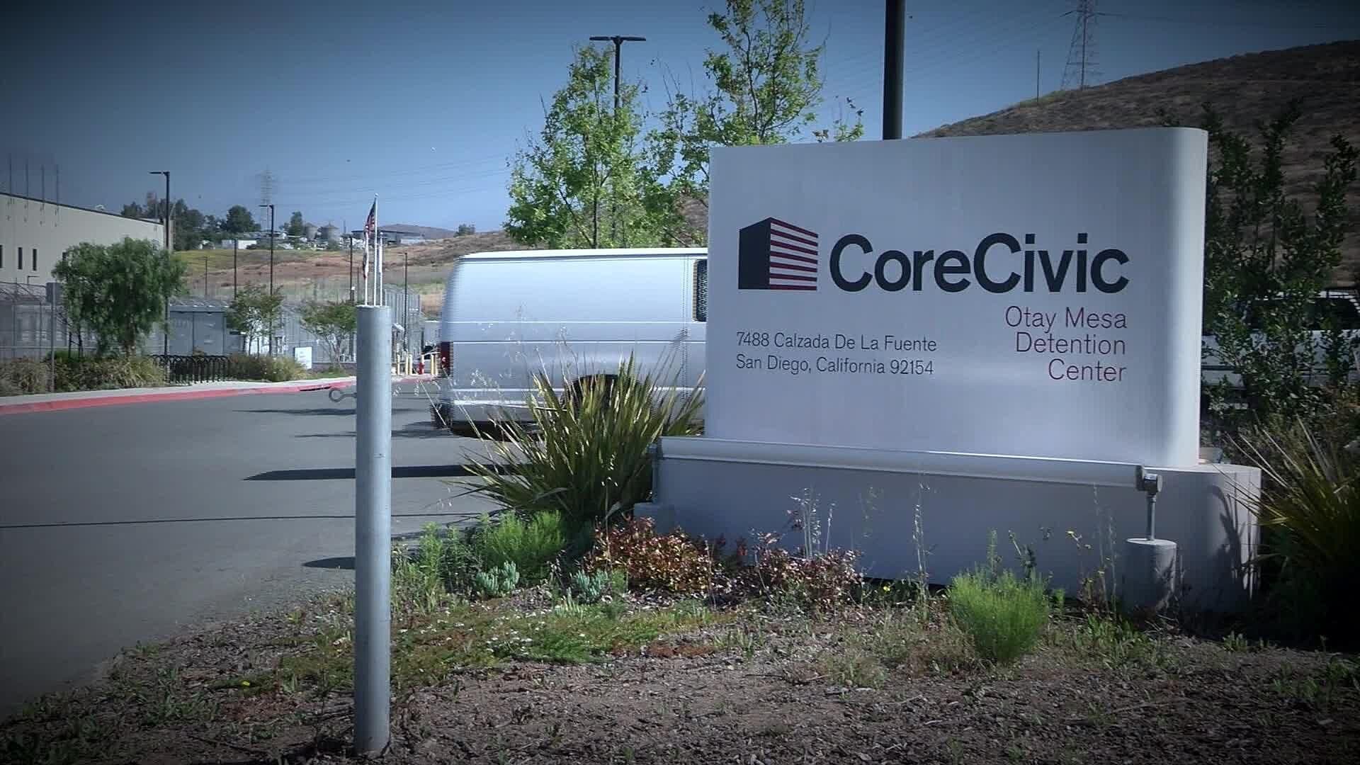 Acusan a Directiva por Presunto Abuso Sexual a Migrante en Centro de Detención de Otay Mesa