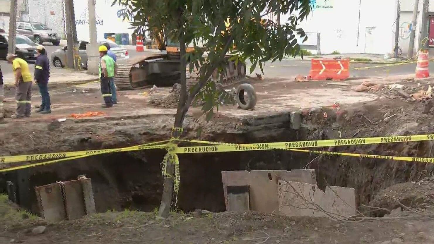 Trabajos de Reparación por Socavón en Agrícola Oriental, CDMX