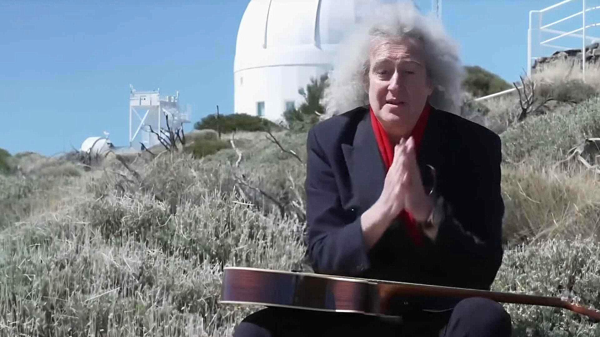 Brian May, Guitarrista de Queen, Sufre Pérdida de Movilidad del Brazo Izquierdo