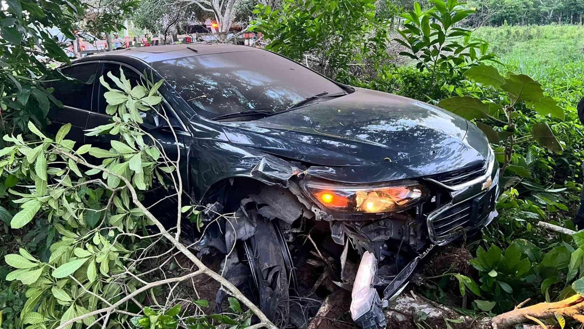 Encuentran a Dos Jóvenes Sin Vida al Interior de un Auto en Oluta, Veracruz