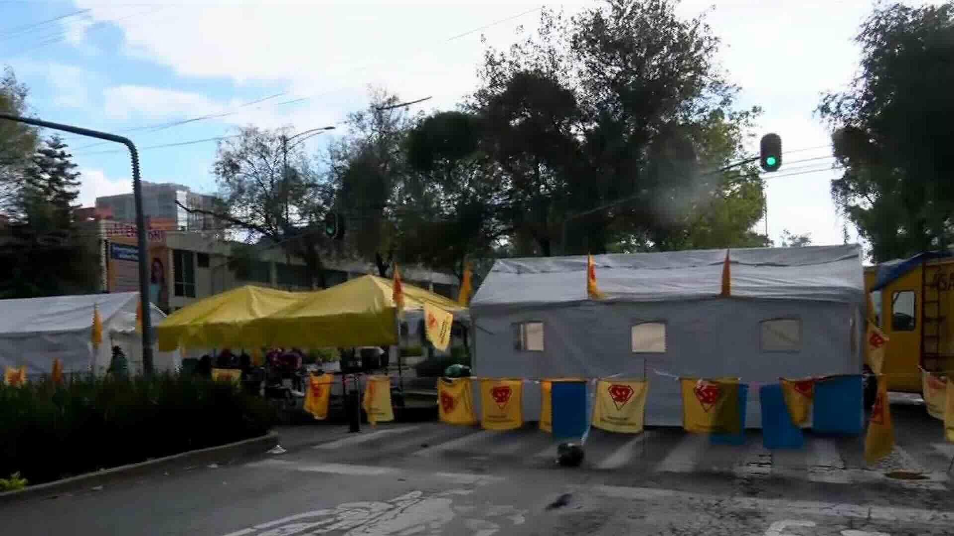 Suman 45 Horas de Bloqueo en Av. Río de la Loza por Reclamación de Predio en CDMX