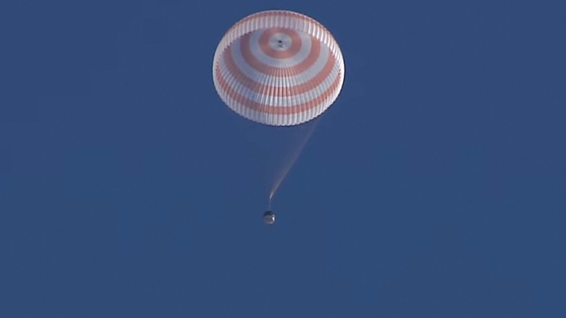 Aterriza con Éxito la Nave Soyuz en Kazajistán