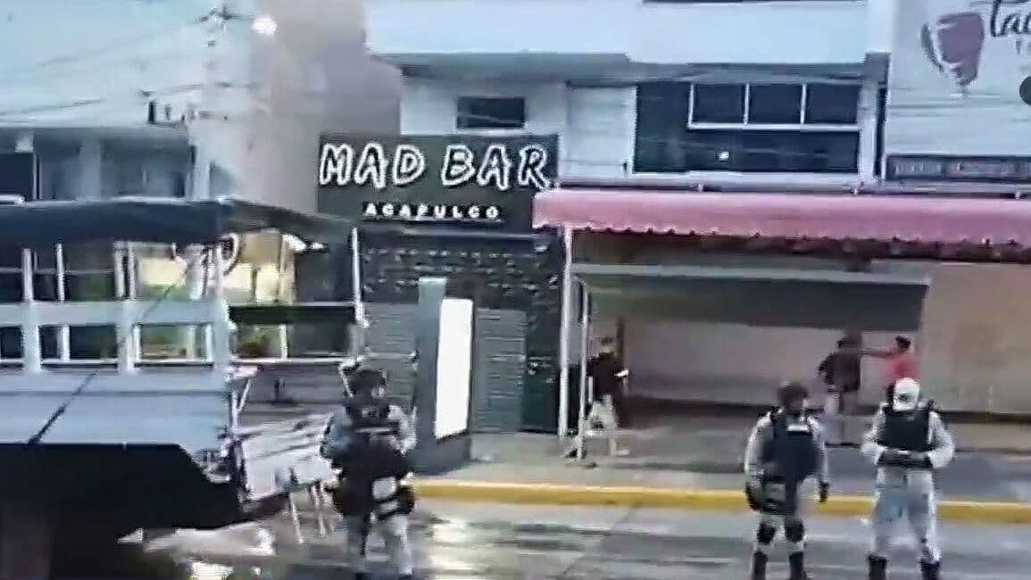 Ataque en Bar en Zona Dorada de Acapulco Deja Un Muerto y 8 Heridos
