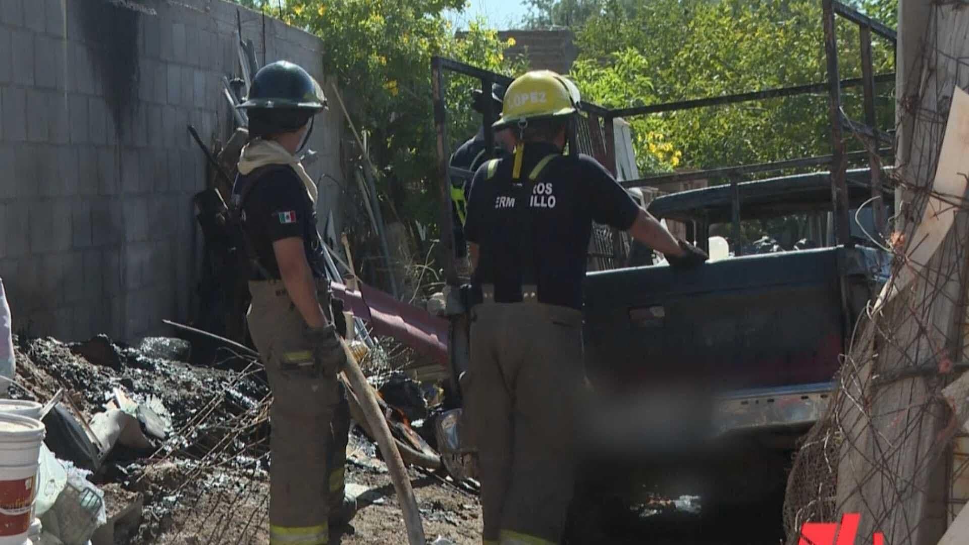Se Incendia Vehículo y Mercancía de Segunda en Colonia Los Olivos de Hermosillo