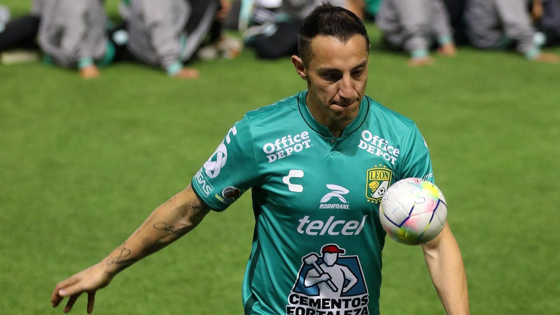 Andrés Guardado es Presentado ante Afición del León: 'Lo Voy a Dar Todo por este Verde'