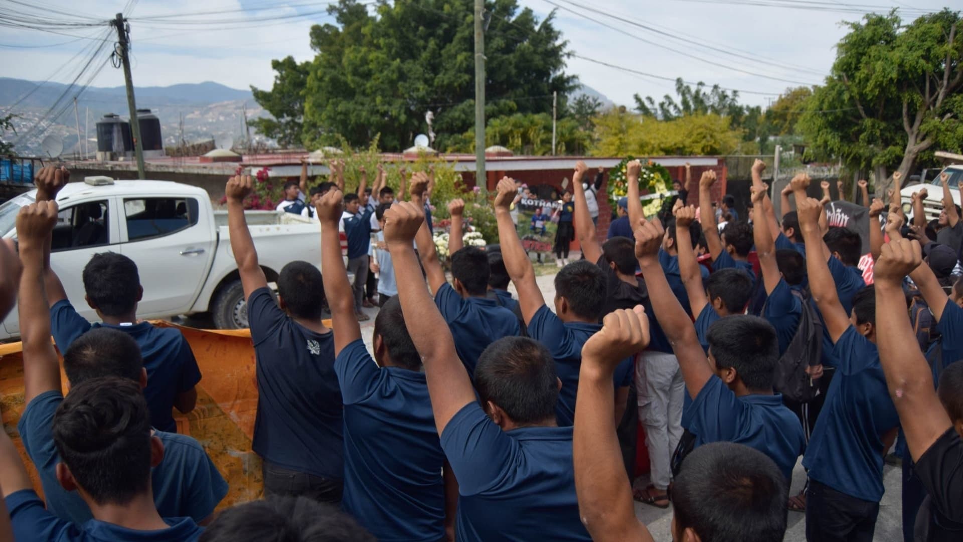 Familiares del Normalista de Ayotzinapa Yanqui Kothan Piden Justicia a Casi un Año del Homicidio