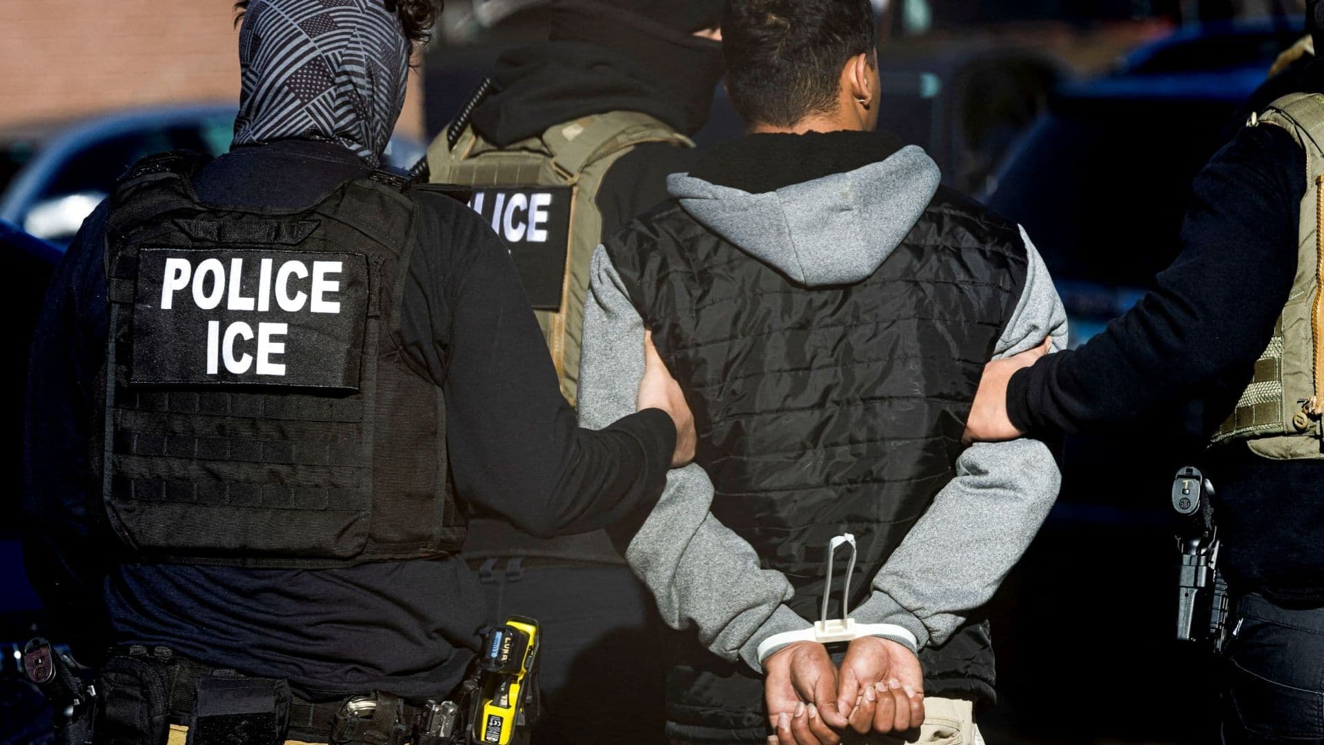 Escuelas de Denver Demandan a Inmigración para Evitar que sus Agentes Ingresen a las Aulas