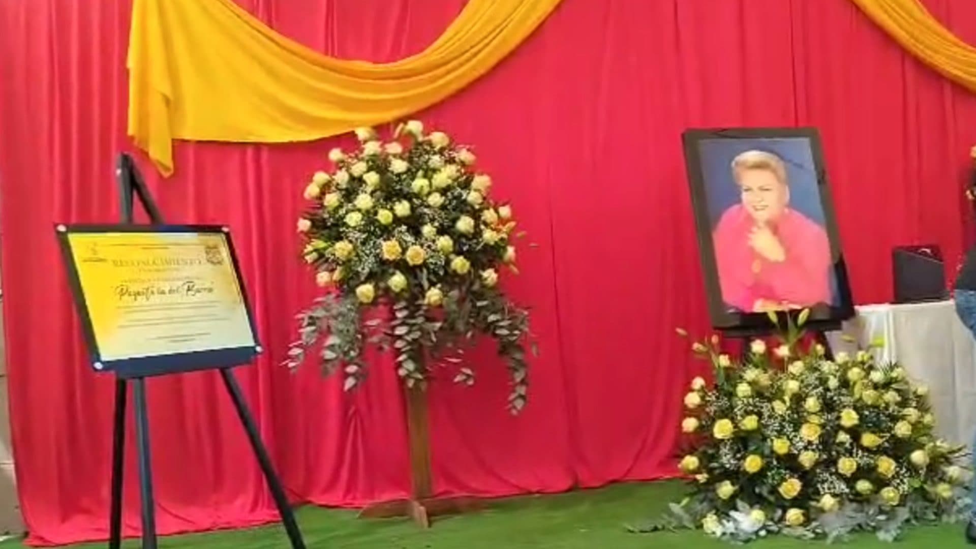 Así fue el Homenaje que le Realizaron a Paquita la del Barrio en su Natal Alto Lucero, Veracruz
