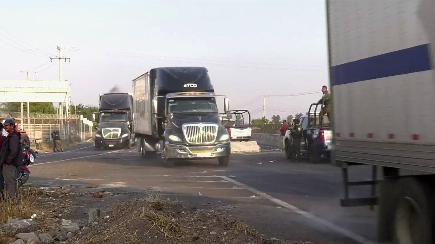 Luego de 3 Días de Bloqueo Agricultores Liberan la Carretera Irapuato-La Piedad