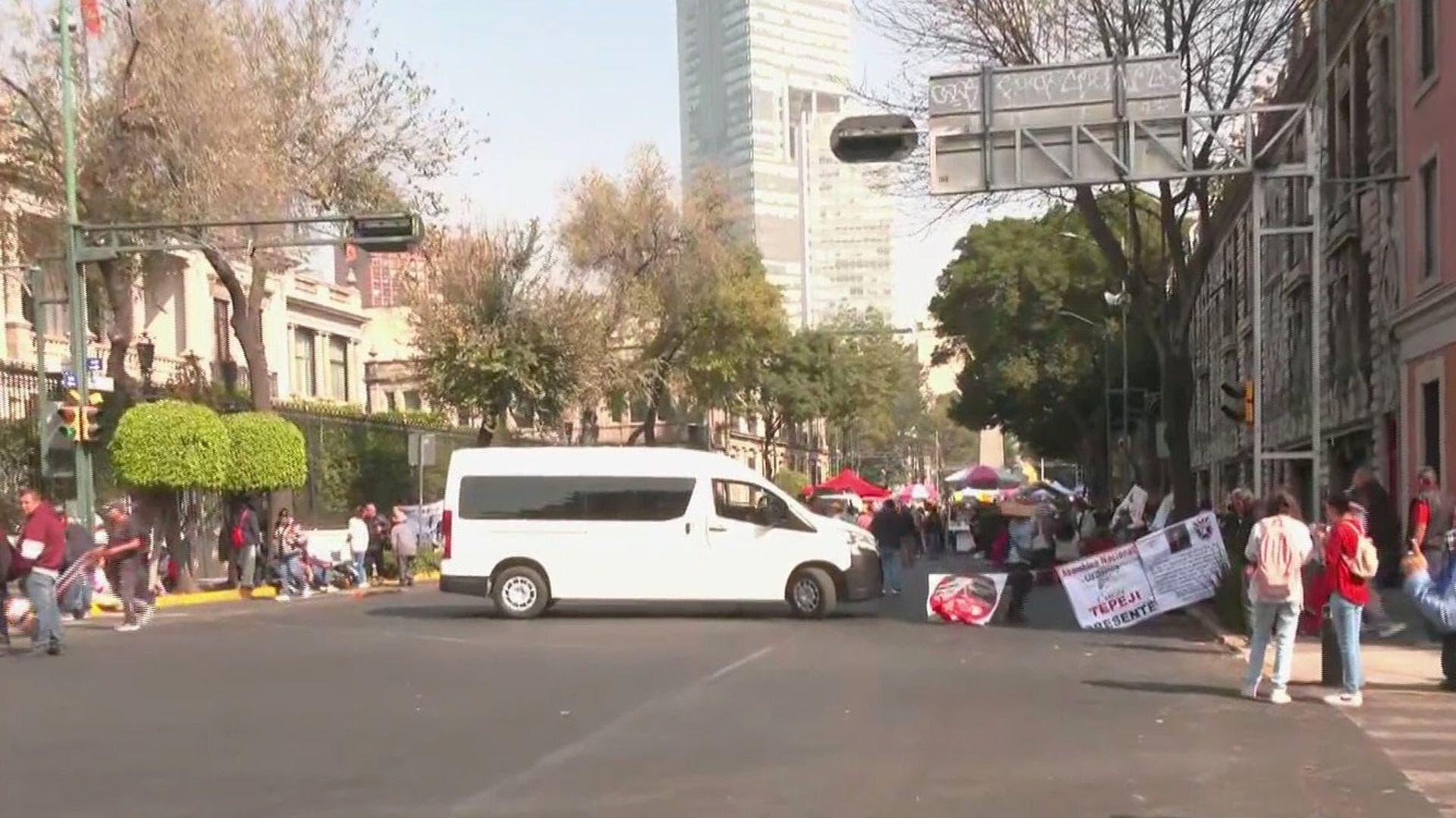 Bloqueos Hoy en CDMX: Manifestantes Realizan Cierres en Bucareli; Alternativas Viales