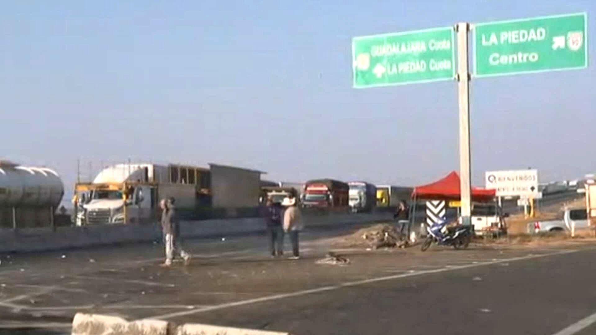 Cuarto Día de Bloqueo de Agricultores en la Carretera Pénjamo-La Piedad