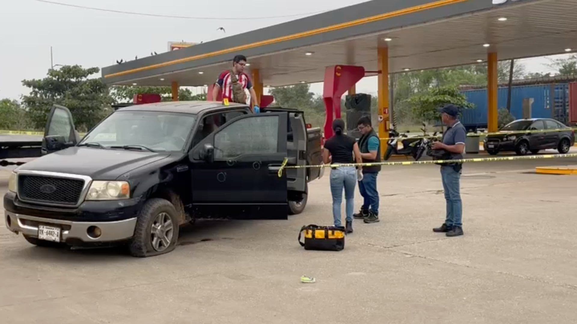 Persecución y Ataque Armado Deja un Hombre Herido en Gasolinera de Oteapan, en Veracruz