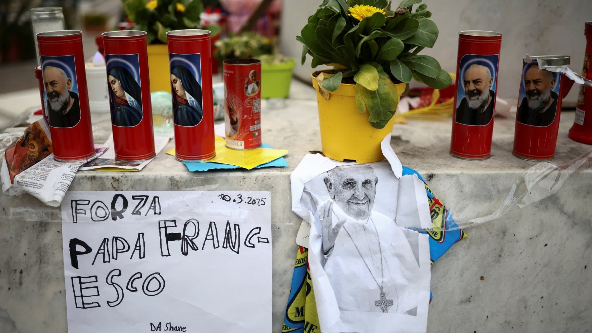 Papa Francisco, Estable y Con “Leve Mejoría”, Reporta el Vaticano