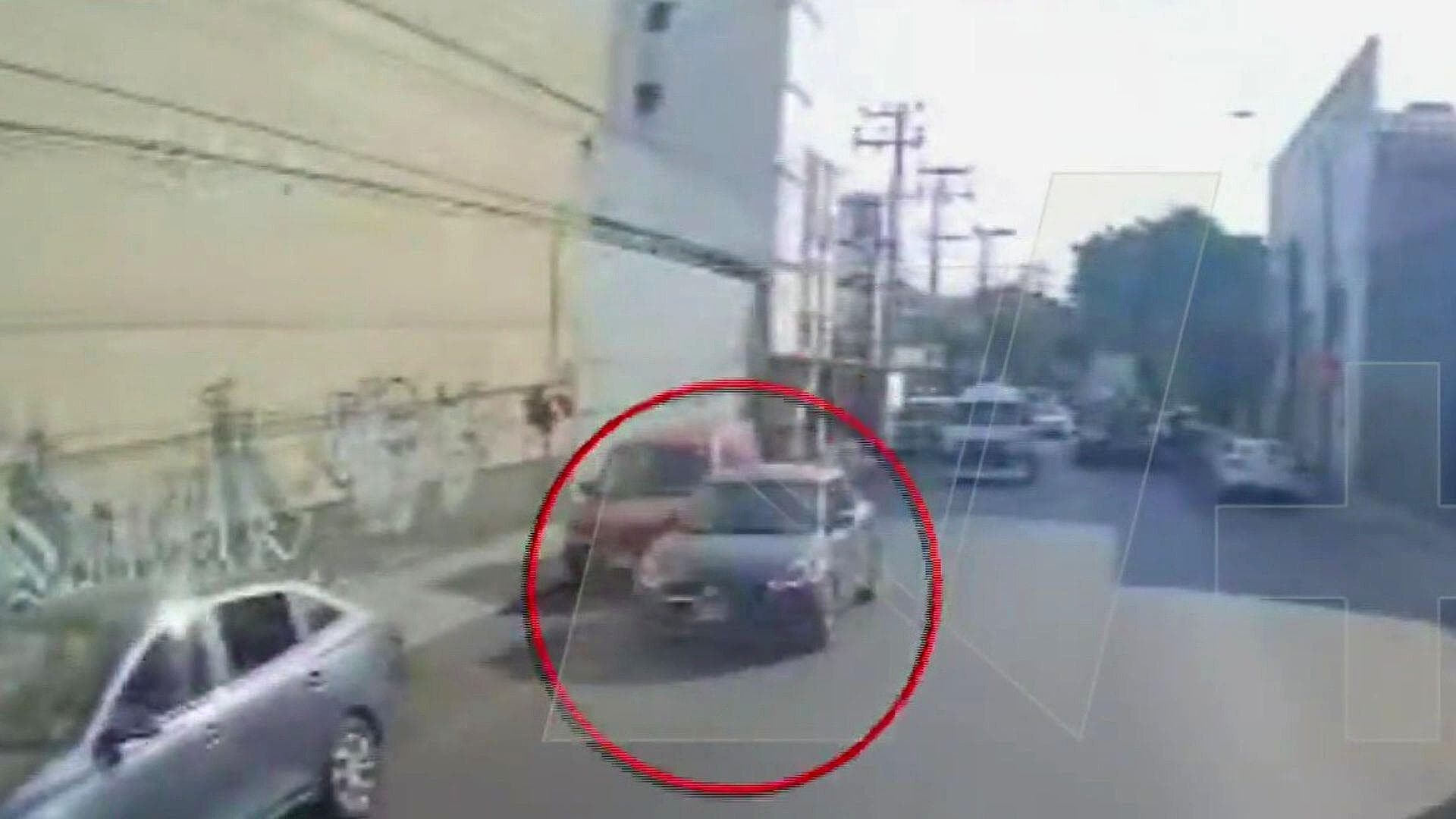 VIDEO: Captan Momento Exacto de Volcadura de Auto luego de Choque en Agrícola Oriental, CDMX