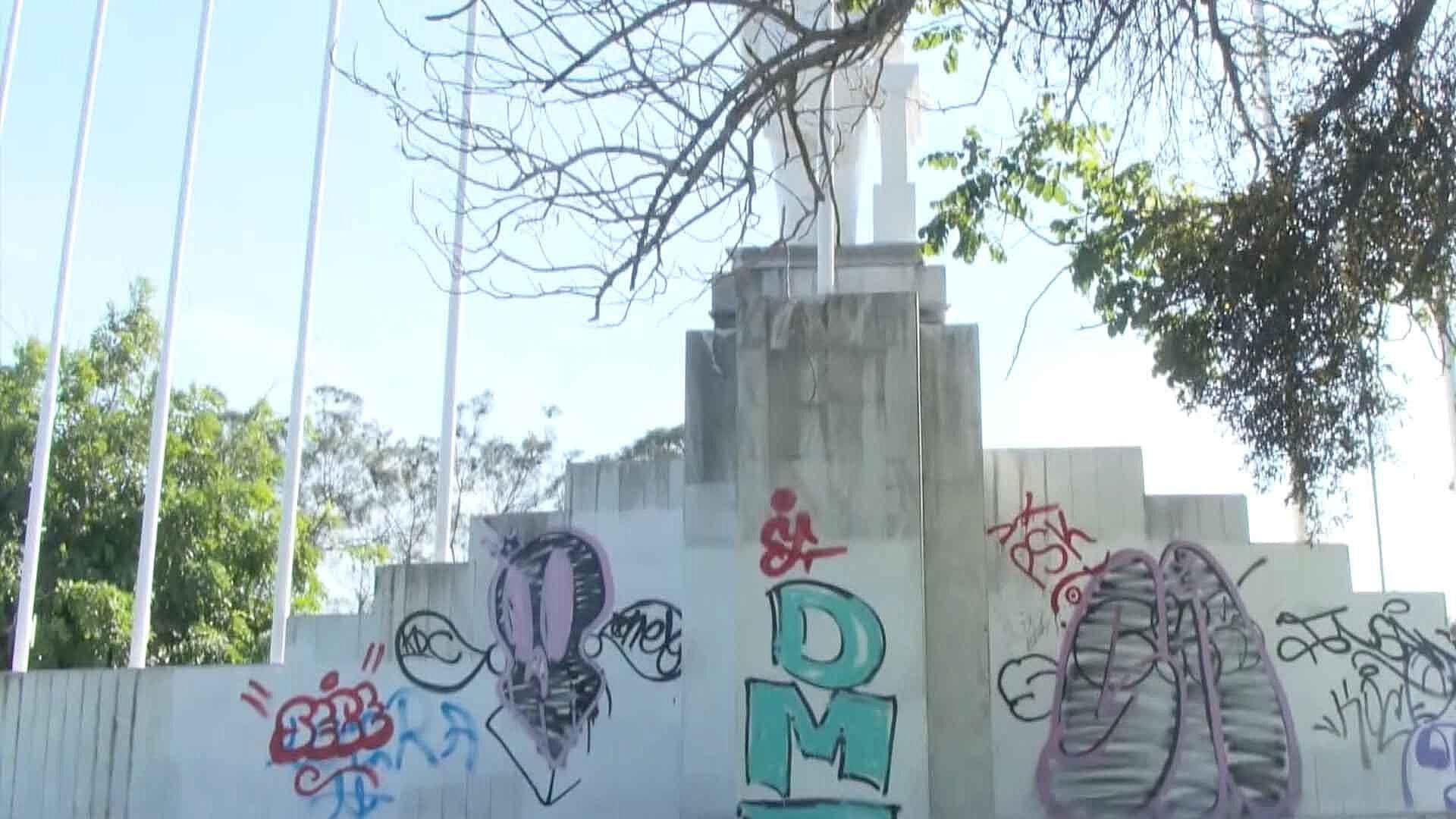 Vandalizan Monumentos en Laguna del Carpintero en Tampico