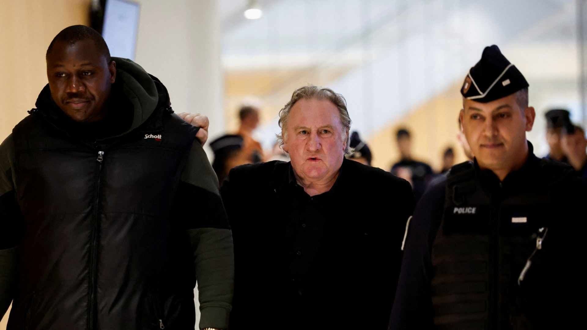 Inicia Juicio contra Gérard Depardieu por Agresión Sexual, en Medio de Protestas Feministas