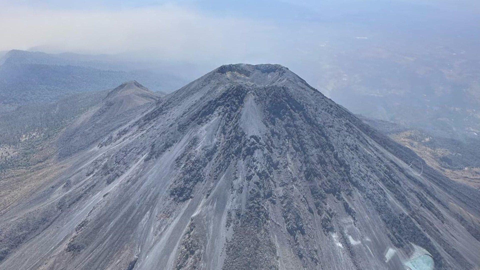 UEPC de Colima Exhorta a la Población a No Acercarse al Volcán