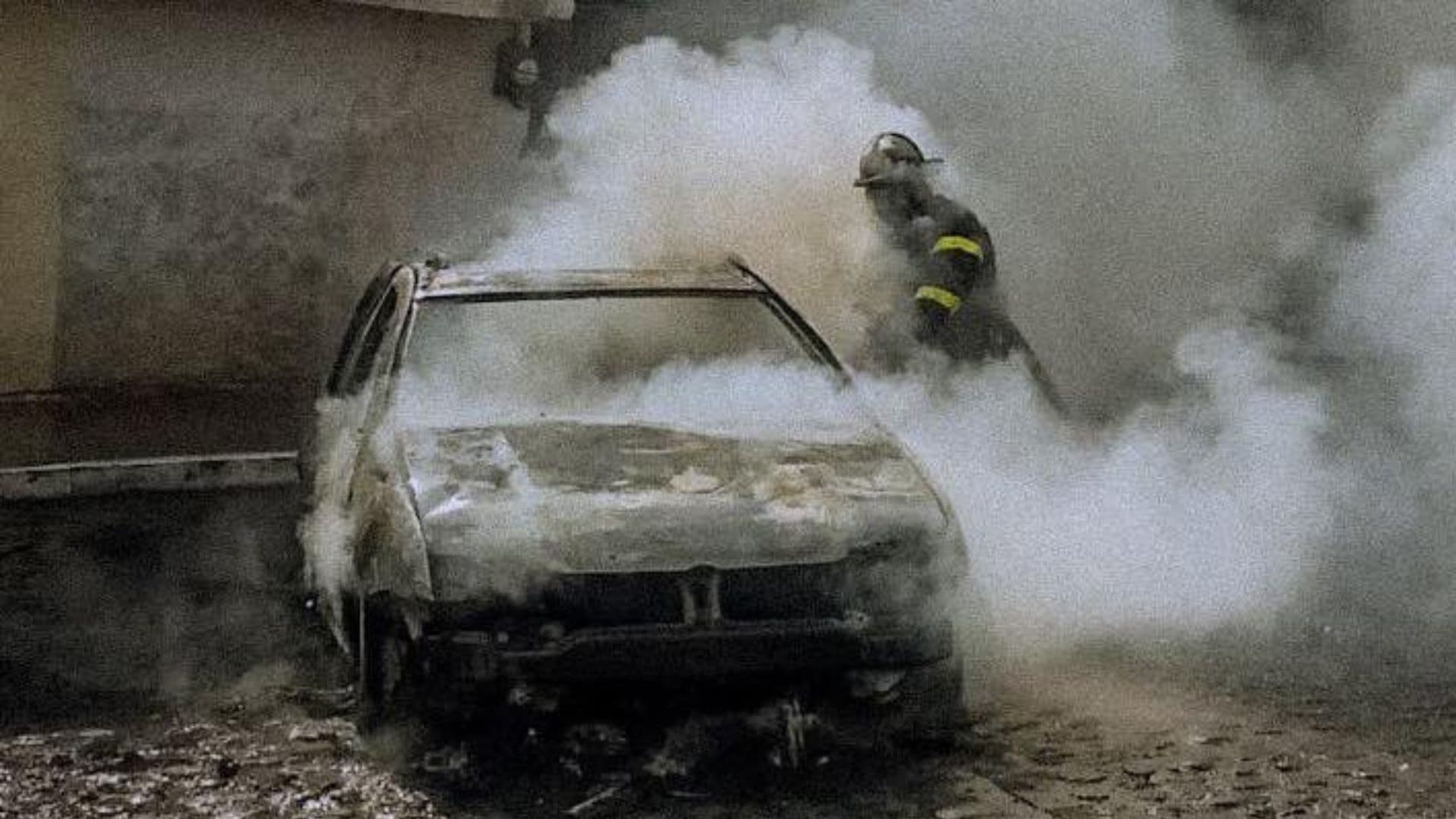 Se Calcina Auto en Marcha en la Colonia San José el Alto en Querétaro