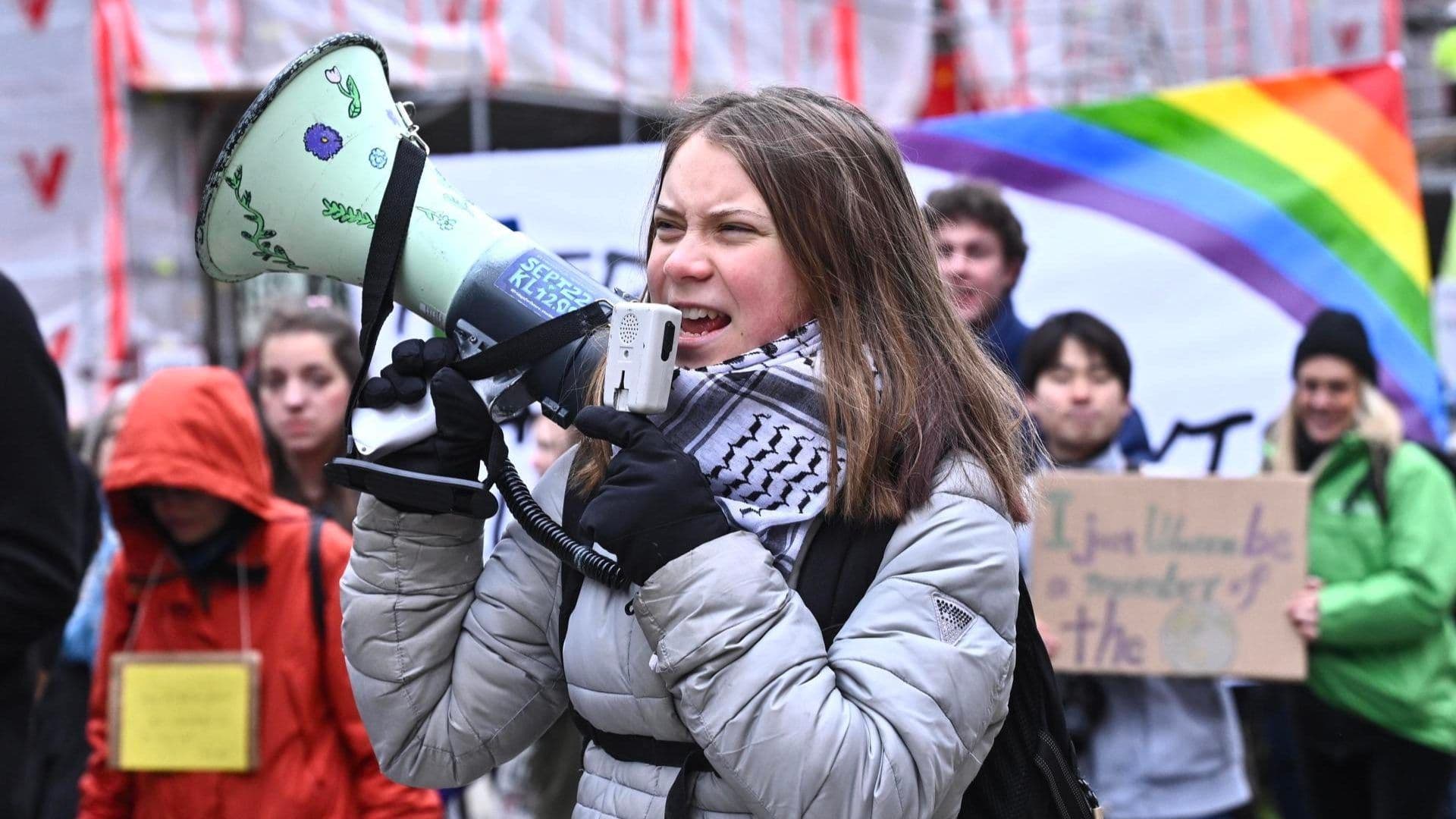 Greta Thunberg, Acusada de Desobediencia por Protesta en Parlamento Sueco