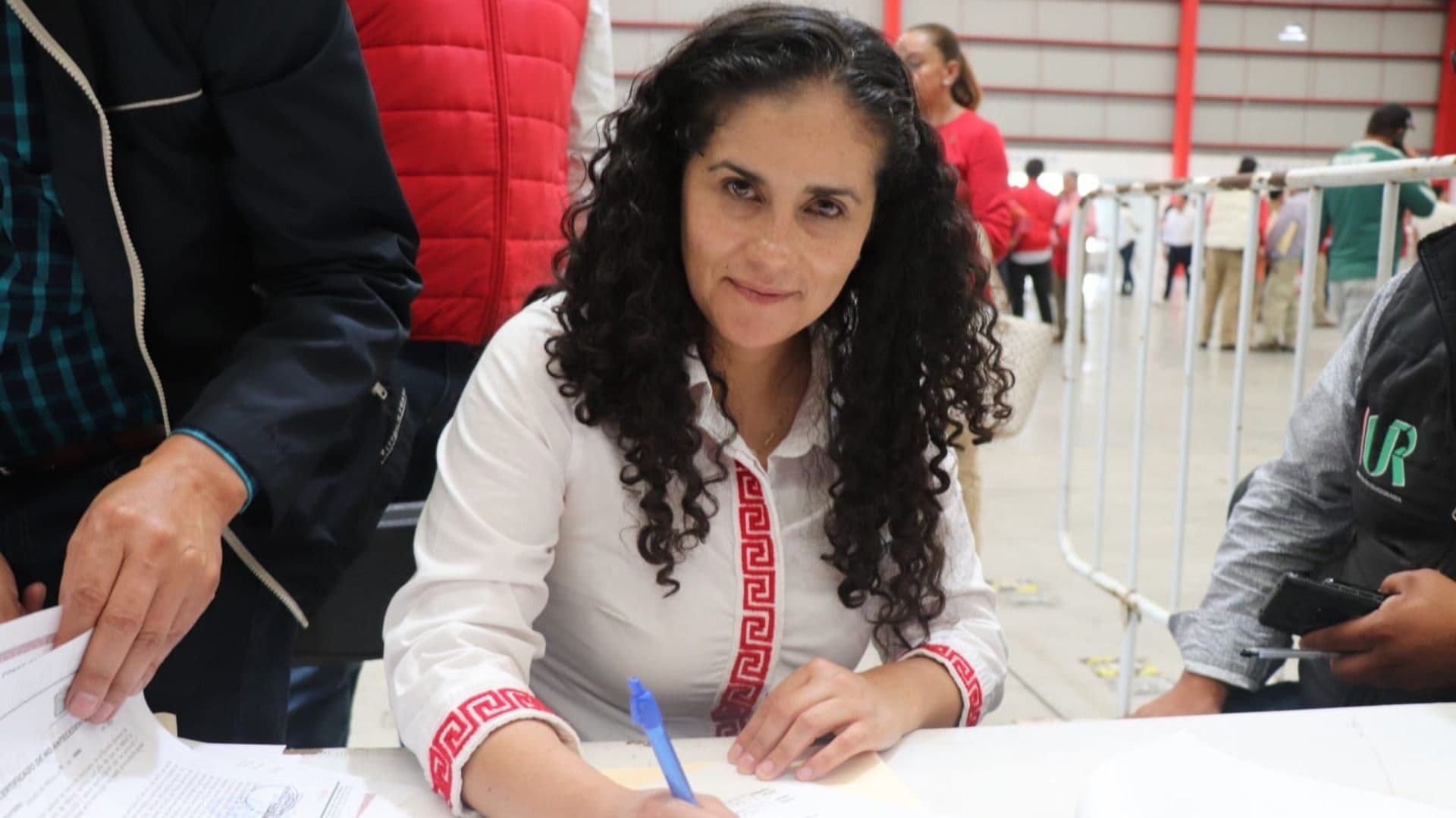 "No Me Voy a Rajar", Afirma Candidata del PRI en Otzolotepec, Edomex, tras Sufrir Atentado