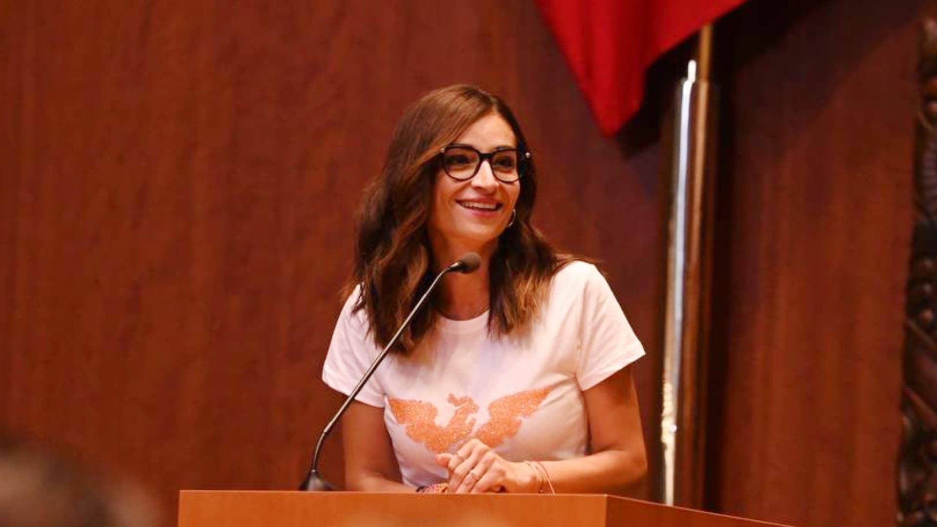 Laura Ballesteros, con Fractura de Pierna tras Desplome de Templete en NL