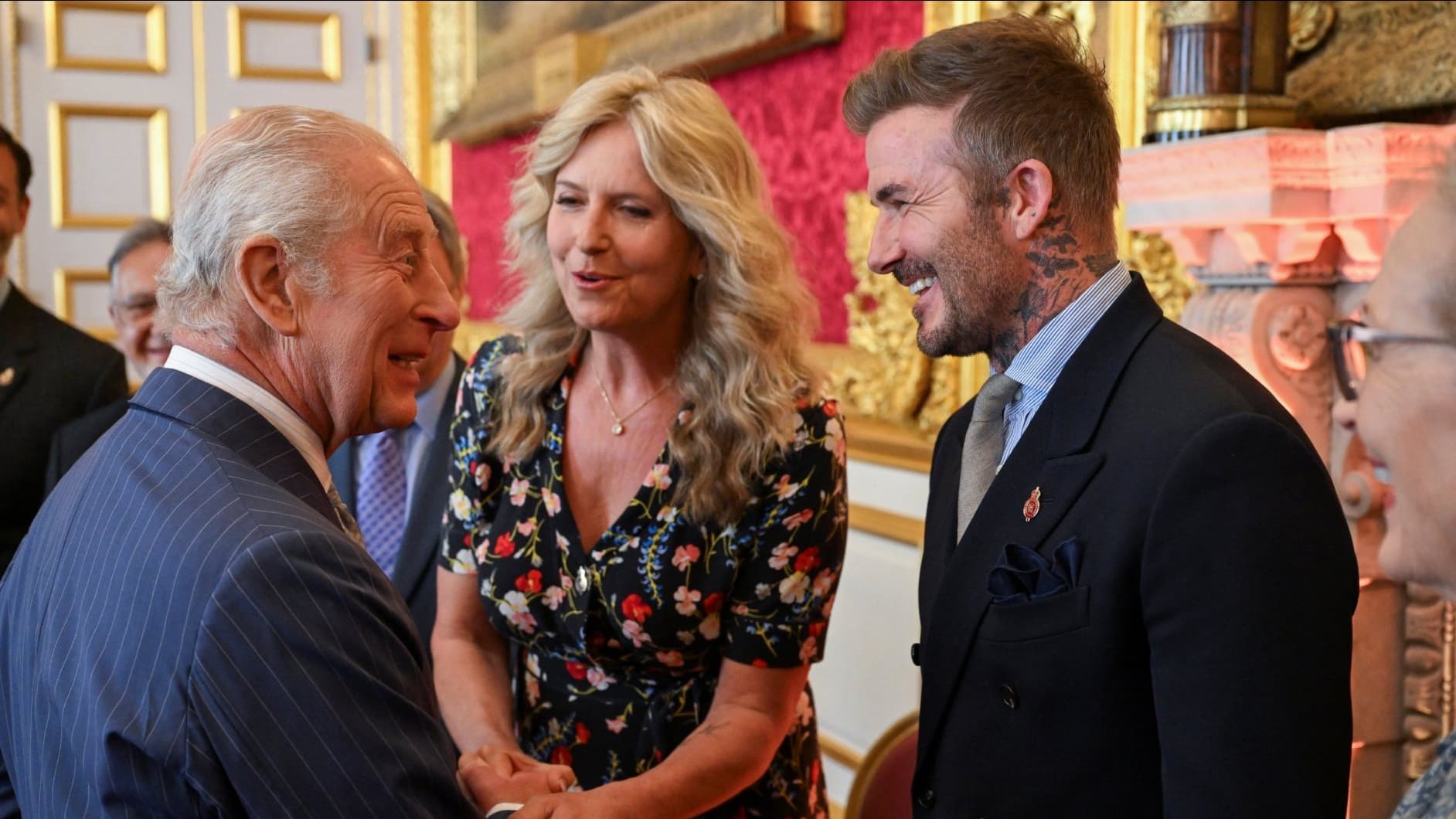 Todo un Caballero: David Beckham Fue Nombrado ‘Sir’ por el Rey Carlos III