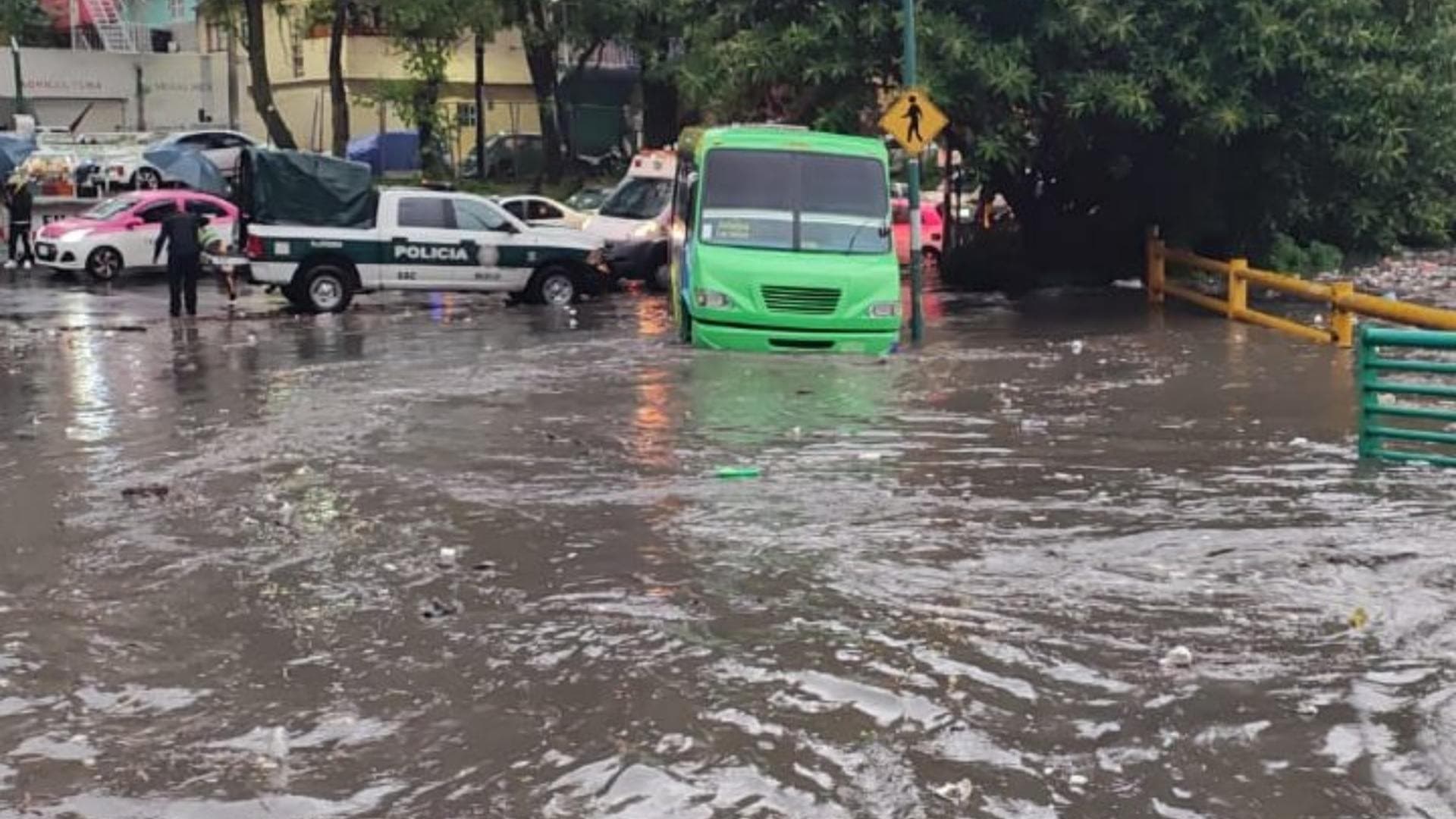 Se Desborda La presa Becerra en Álvaro Obregón, en CDMX, Tras Intensas Lluvias